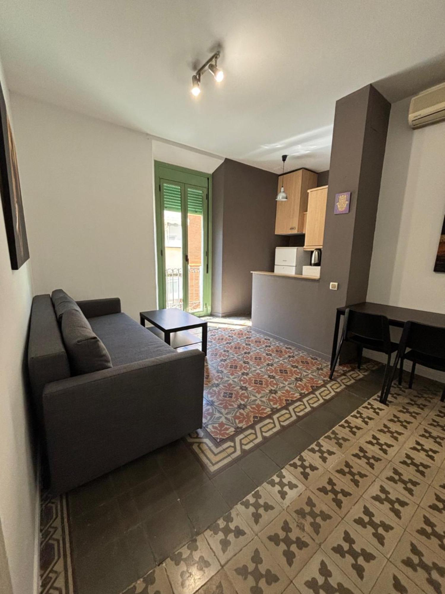 Urban Center Apartments Тарагона Стая снимка