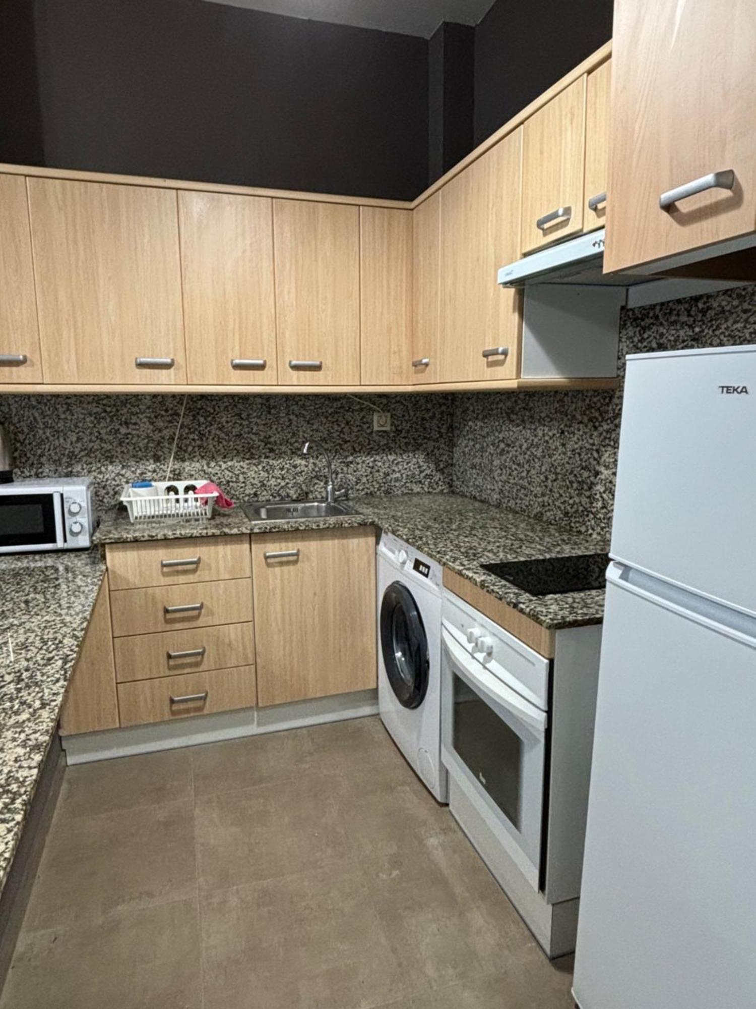 Urban Center Apartments Тарагона Стая снимка