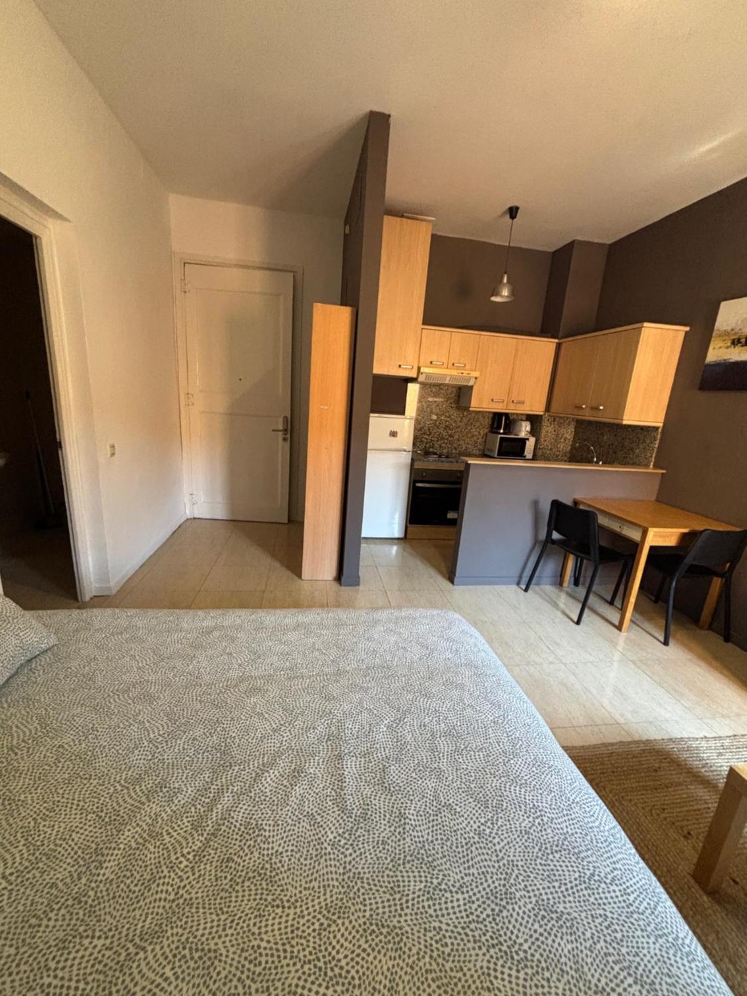 Urban Center Apartments Тарагона Стая снимка