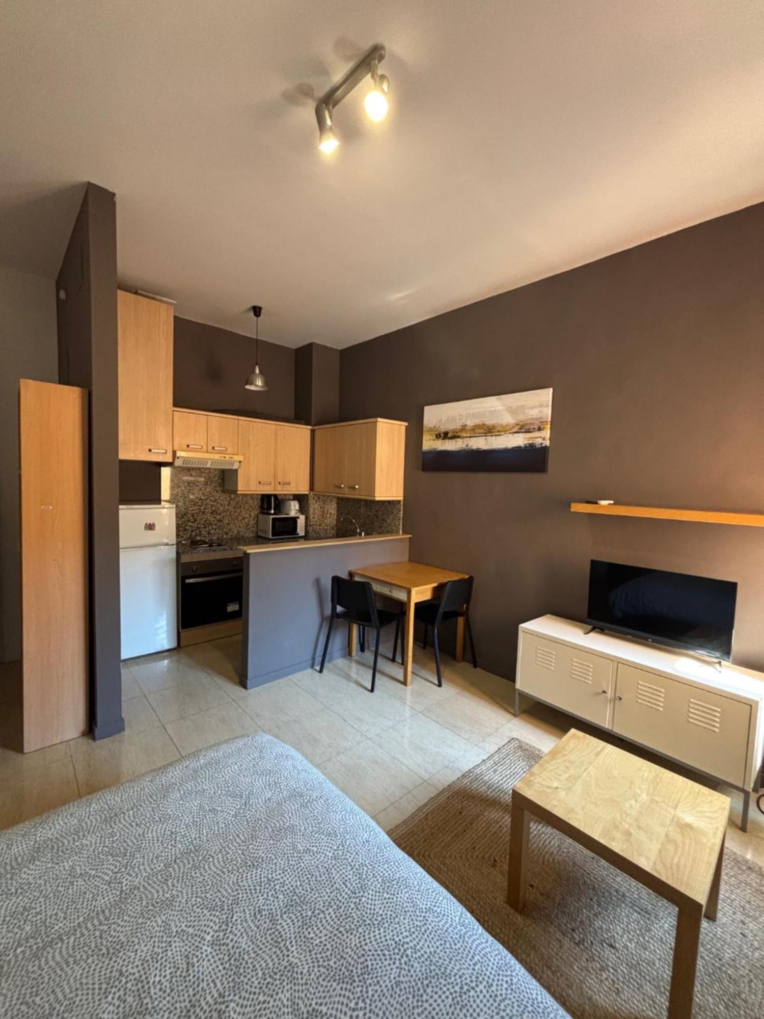 Urban Center Apartments Тарагона Стая снимка